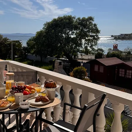 Little Bay - Family Sea View 아파트